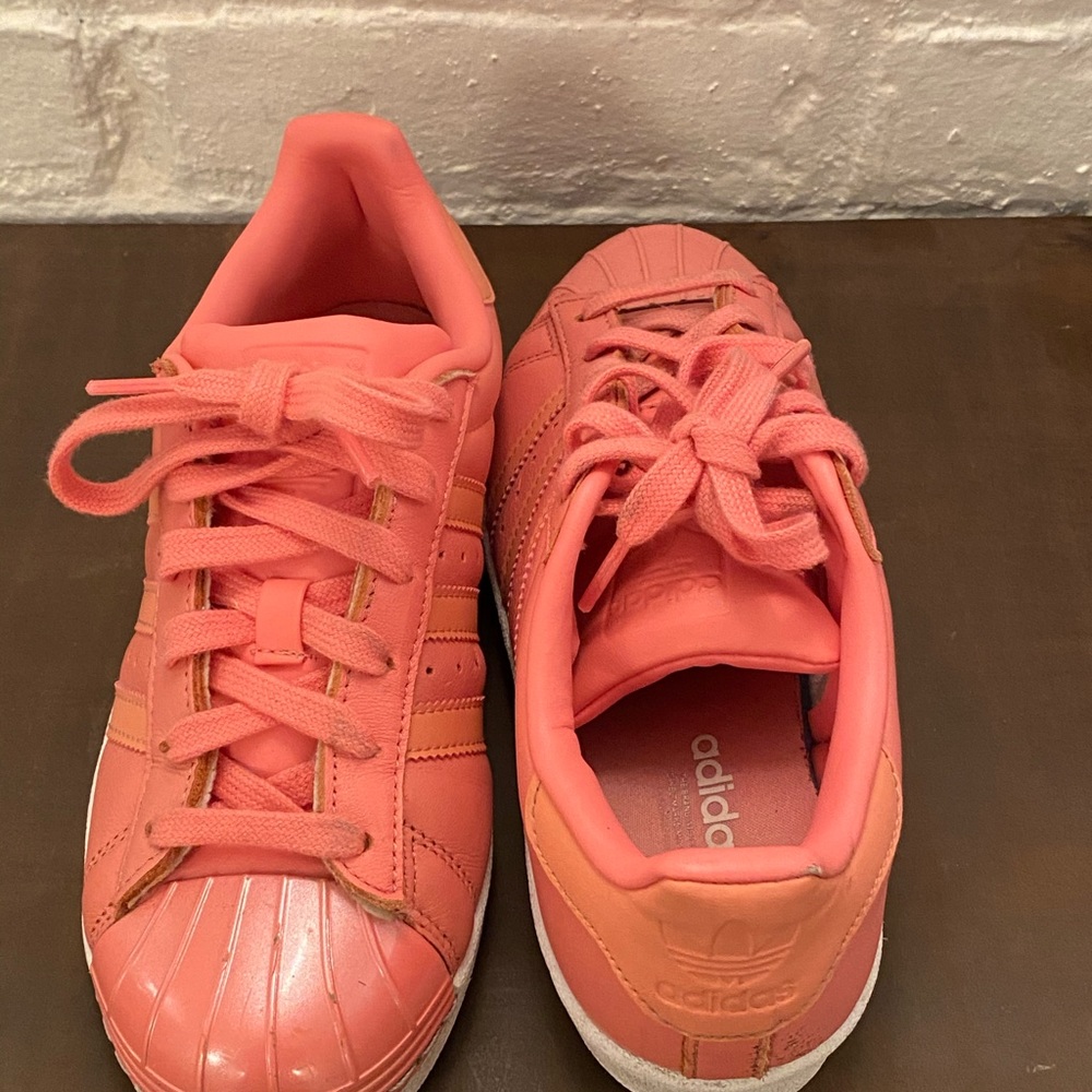 Shoe - Picture 2 of 2